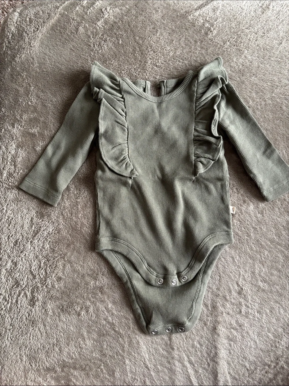 GAP Baby Ribbed Ruffle Long-Sleeve bodysuit- size 3-6m